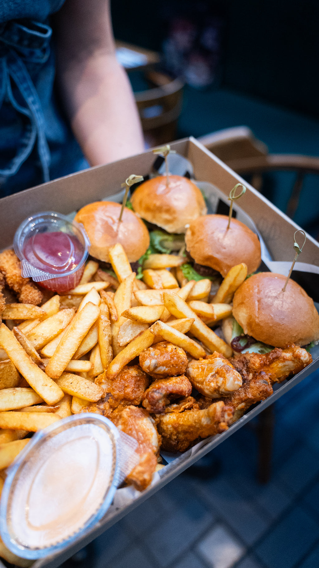 BURGER BOX DLA 4 OSÓB